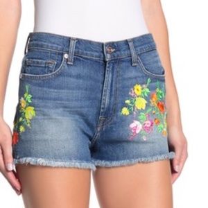 Women Shorts Embroidered 7 For All Mankind Size 27